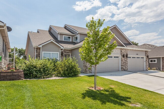 Building Photo - 6106-6106 W 8th St