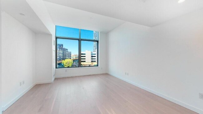 Building Photo - 0 bedroom in Queens NY 11101