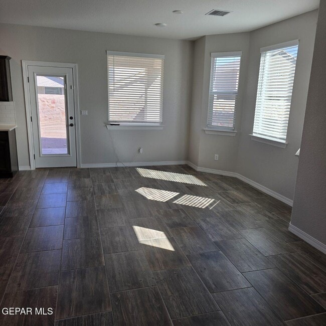 Building Photo - 1804 Ritzy Lou Pl