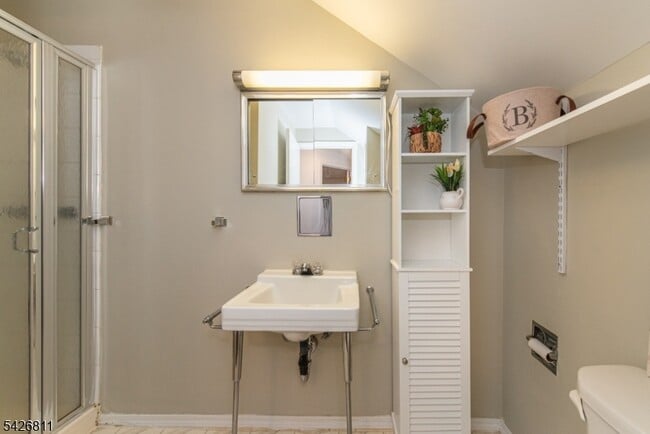 Building Photo - 123 Smull Ave