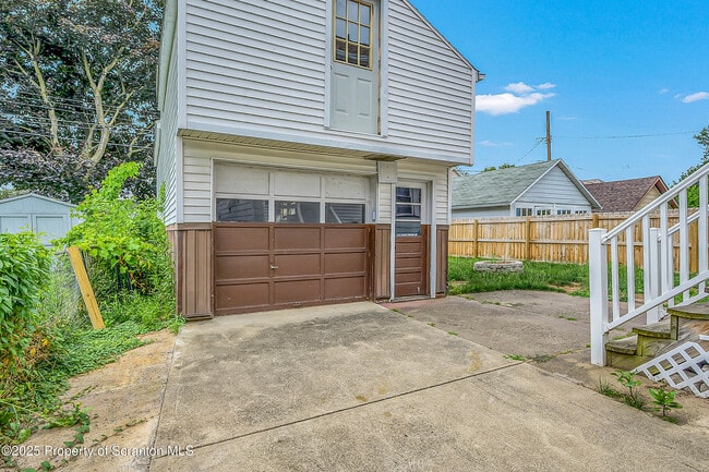 Building Photo - 55 Welles St