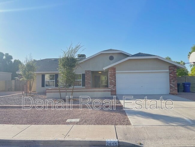 Primary Photo - 2655 E Enrose St