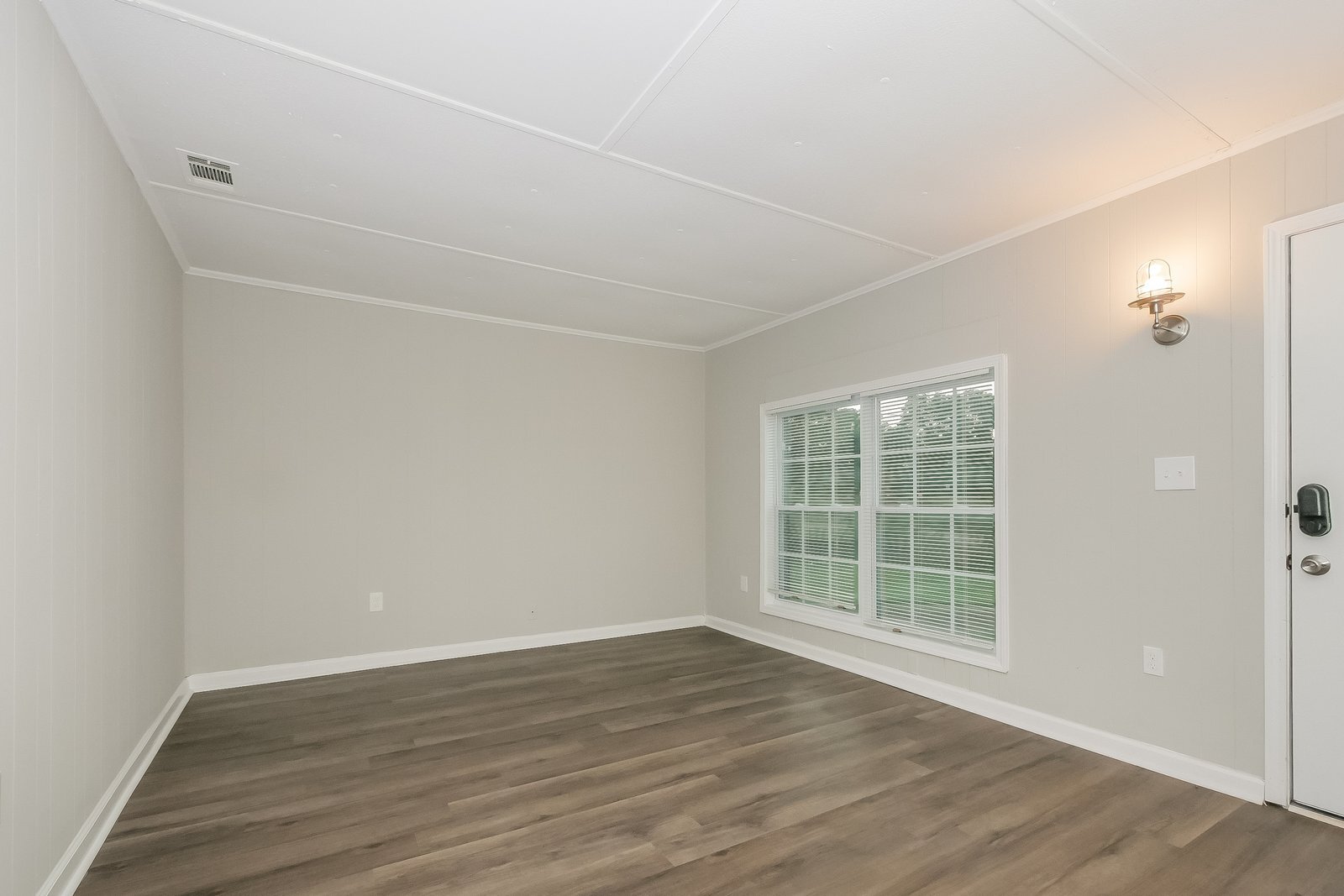 Building Photo - 129 Royal Ct