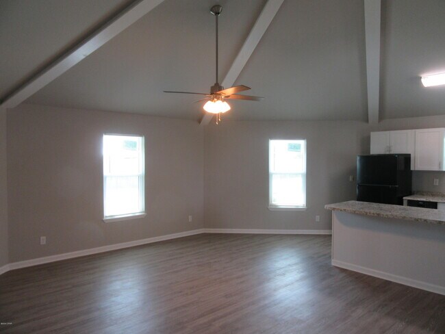 Building Photo - 1302 Grace Ave