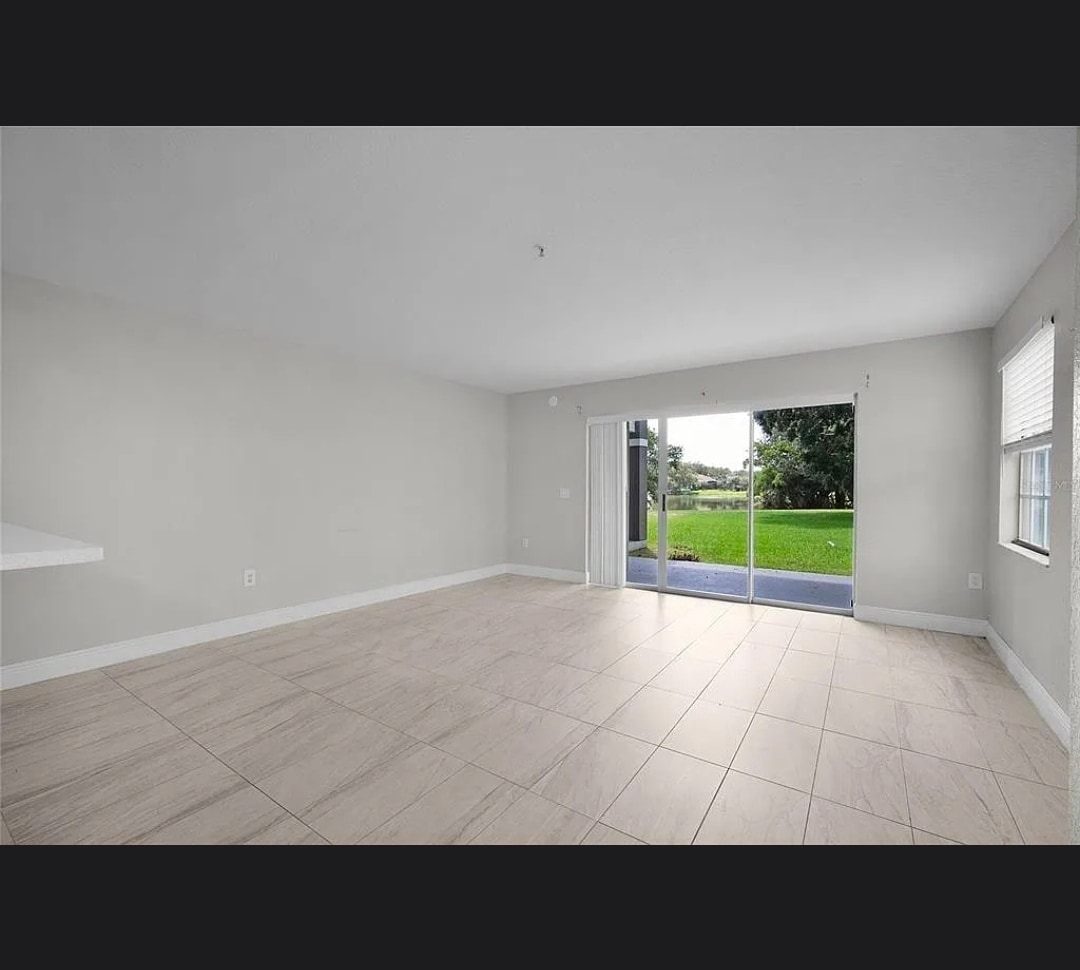 Building Photo - 13929 Fairway Island Dr