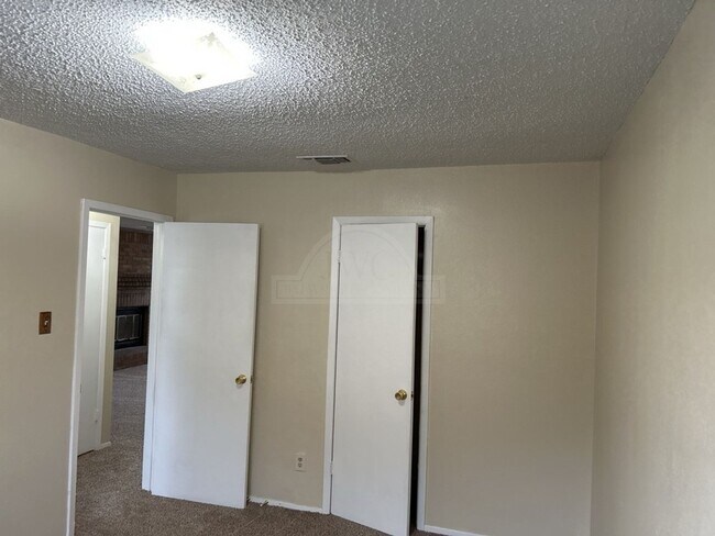 Building Photo - 1516 Jefferis Ave