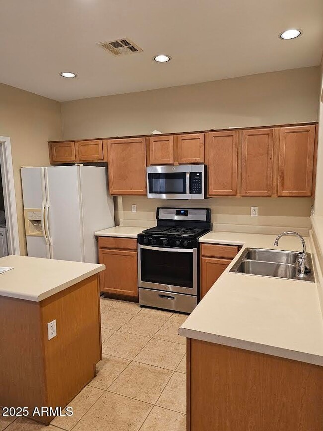 Building Photo - 44220 Kramer Ln
