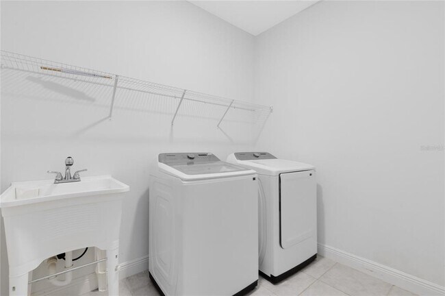 Building Photo - 19331 Banfield Pl