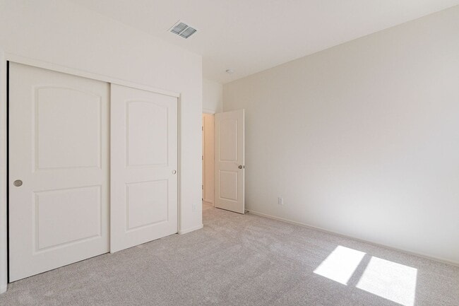 Building Photo - Modern 3-Bed + Den Home in Ventana De Estrellas