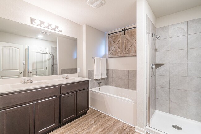 Building Photo - 2569 McCrae