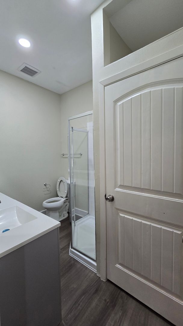 Building Photo - Spacious Ranch Style 5-Bedroom Home with Oversized 4 Car Garage / Workshop, 4 RV Carport & 1 Acre...