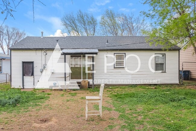 Building Photo - 1252 N Braden Ave