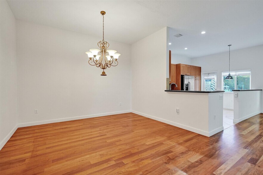 Building Photo - 2724 Treasure Cove Cir