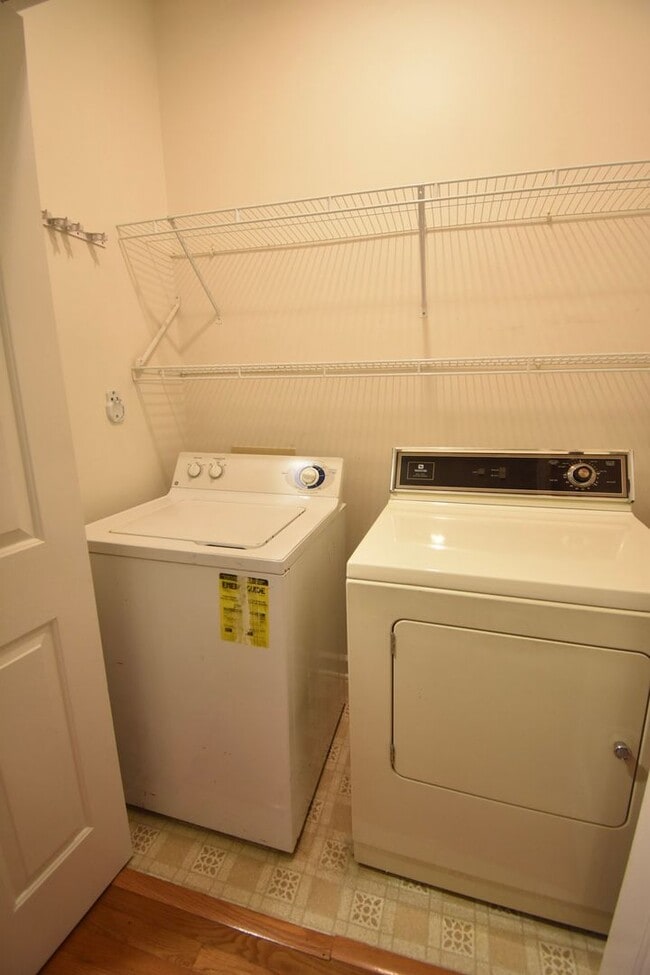 Building Photo - Coming Soon! 2 Bedroom 2 Bathroom - No Pets