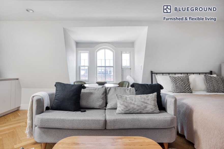 Building Photo - 461 Massachusetts Ave