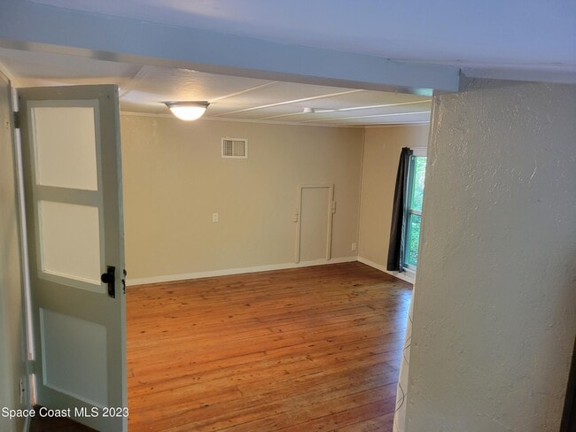 Building Photo - 874 Spiller St