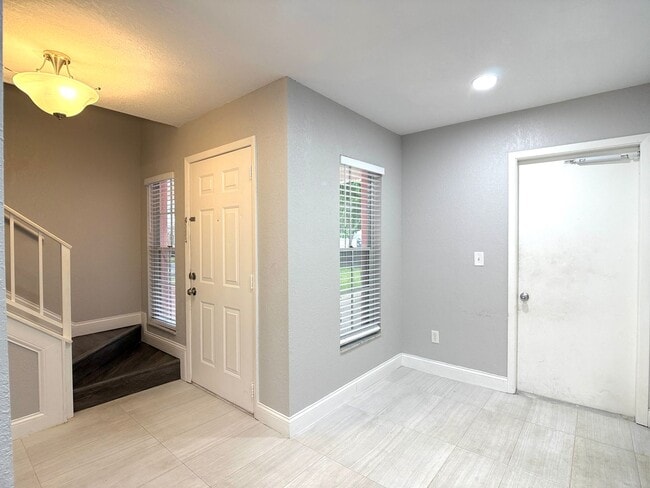 Building Photo - 4815 Walden Cir
