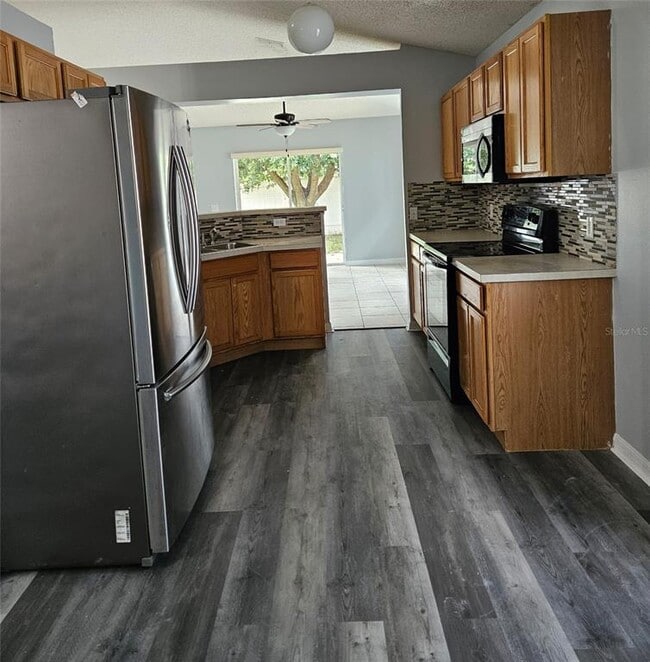 Building Photo - 605 Blake Ave