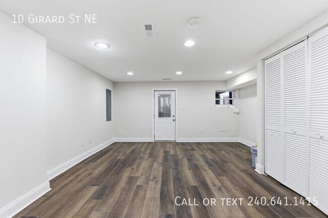 Building Photo - 10 Girard St NE