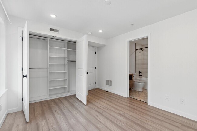 Building Photo - 1338 N 15th St