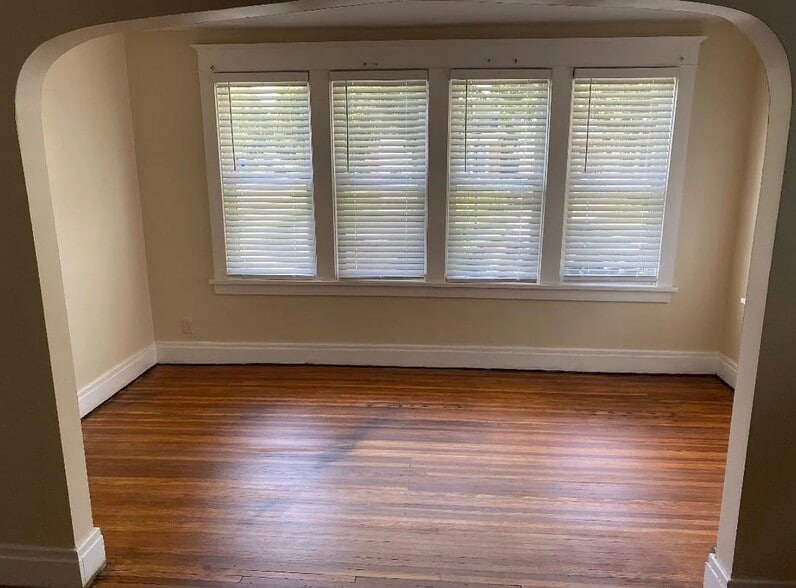 Sitting Area - 1 Traymore St