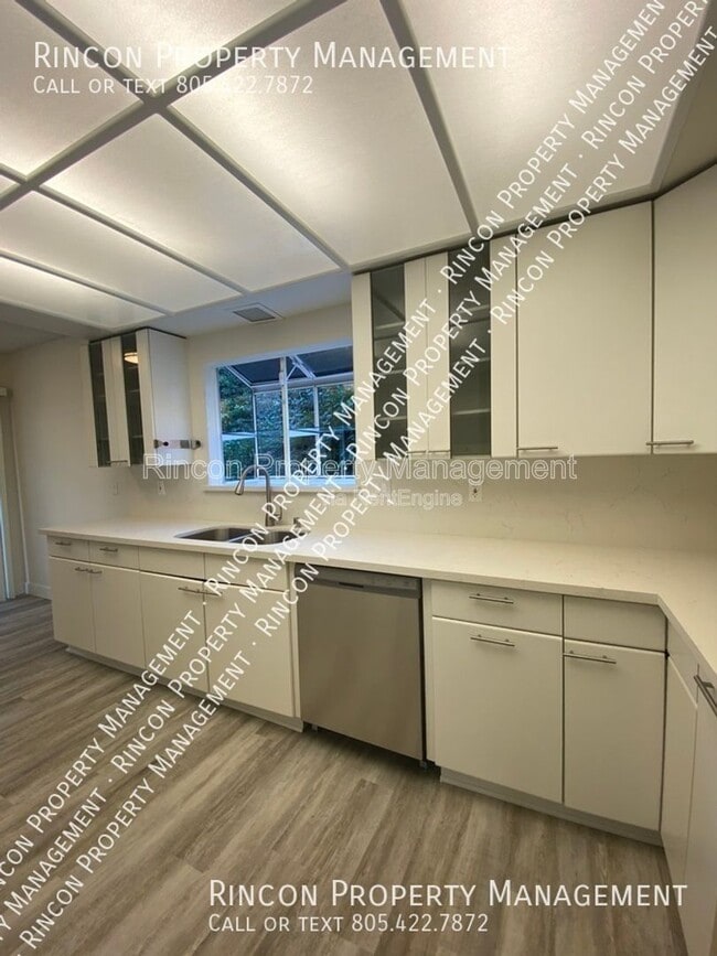 Building Photo - 555 Skyline Rd