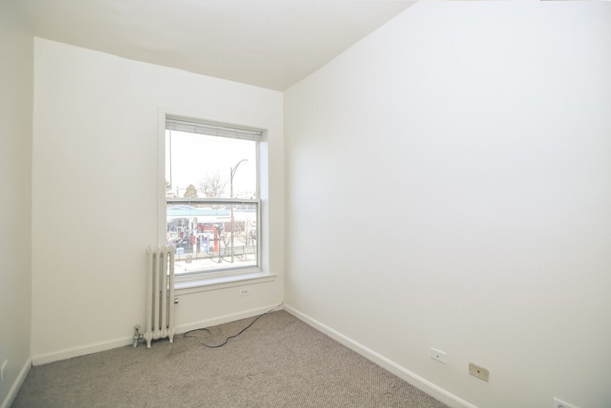 Building Photo - 3925 W Irving Park Rd