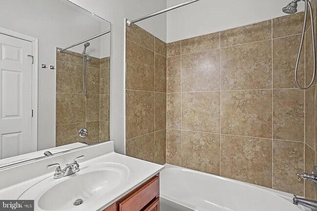 Building Photo - 24689 Siltstone Square