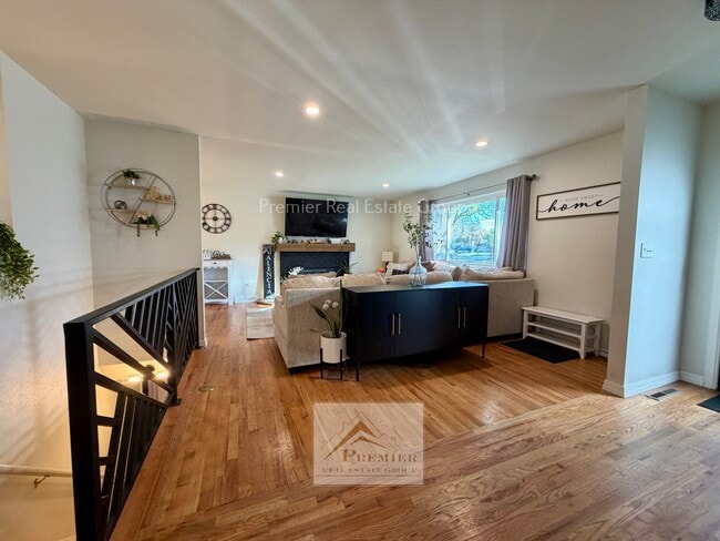 Building Photo - 1122 Pike Dr