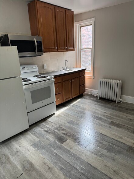 Building Photo - 646 E Allegheny Ave