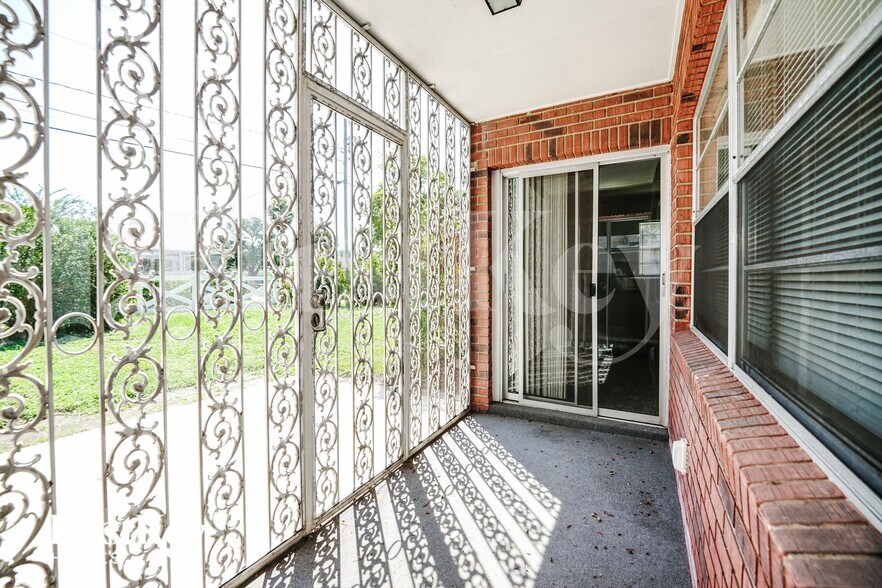 Building Photo - 1337 Mardrake Rd