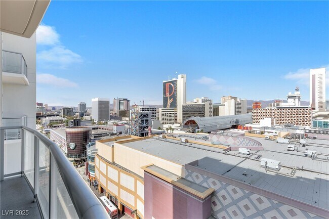 Building Photo - 150 S Las Vegas Blvd