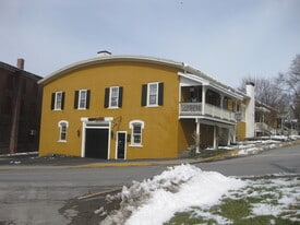 Building Photo - 166 Main St