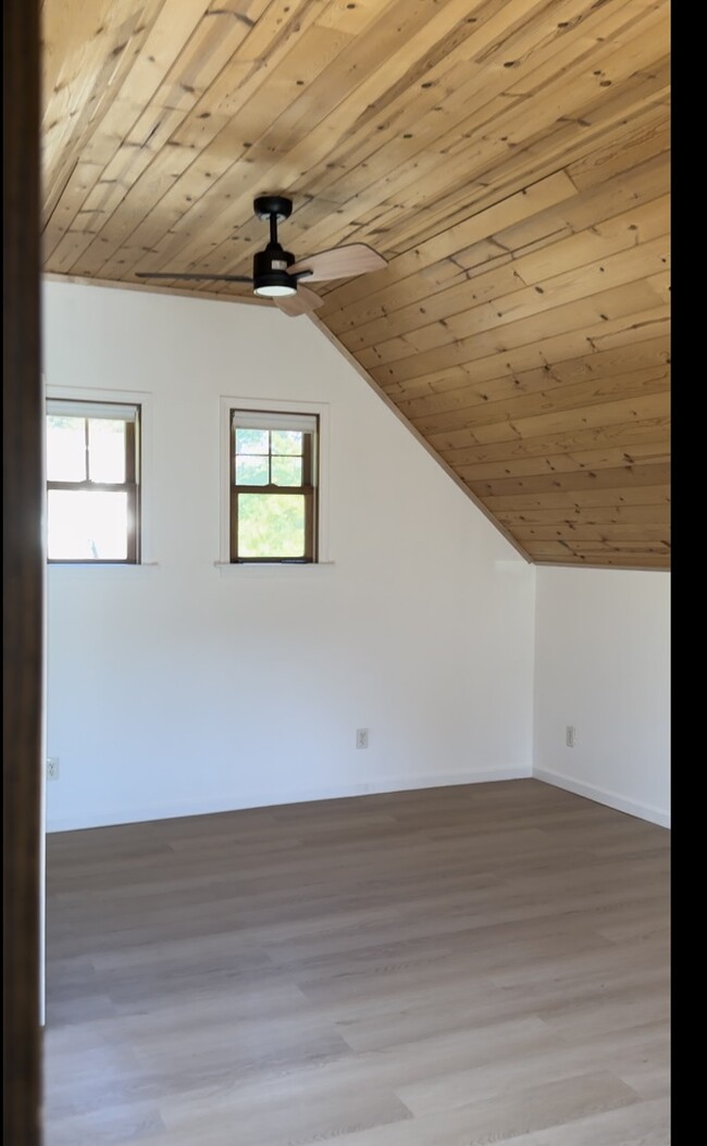 Master bedroom - 1041 Lawrence St