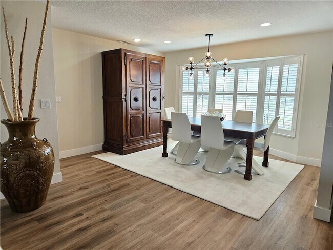 Building Photo - 917 S Gondola Dr