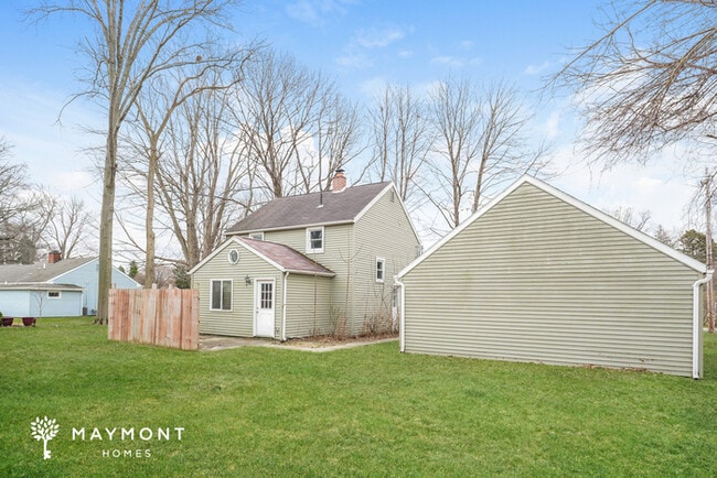 Building Photo - 6035 Chapel Rd