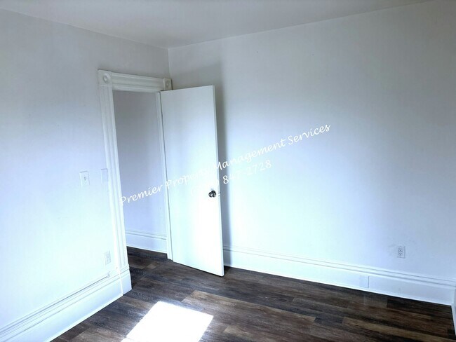 Building Photo - 1129 Chartiers Ave