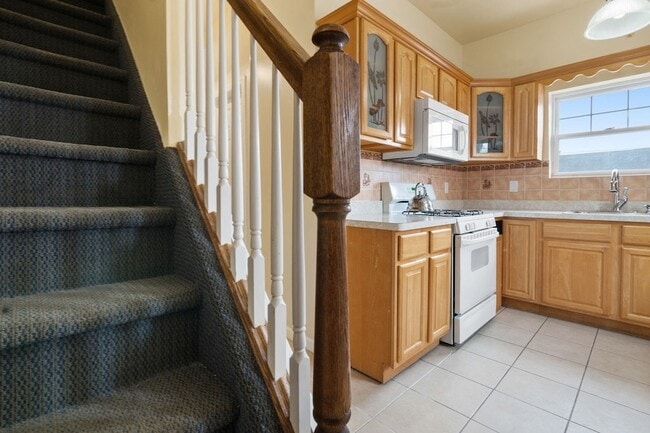 Building Photo - 155 Arlington Ave