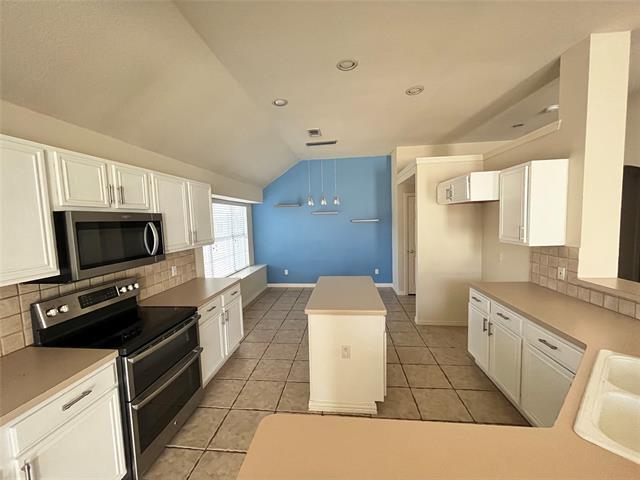Building Photo - 6021 Blue Spruce Ln