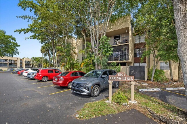 Building Photo - 10835 SW 112th Ave