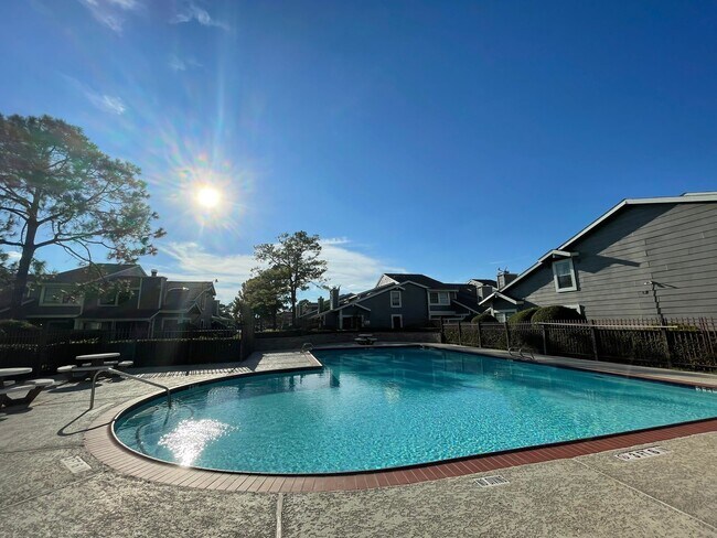 Building Photo - 12250 Copper Tree Pvt Ln