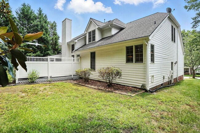 Building Photo - 210 Roebling Ln
