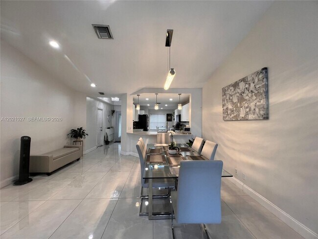 Building Photo - 1590 Orion Ln