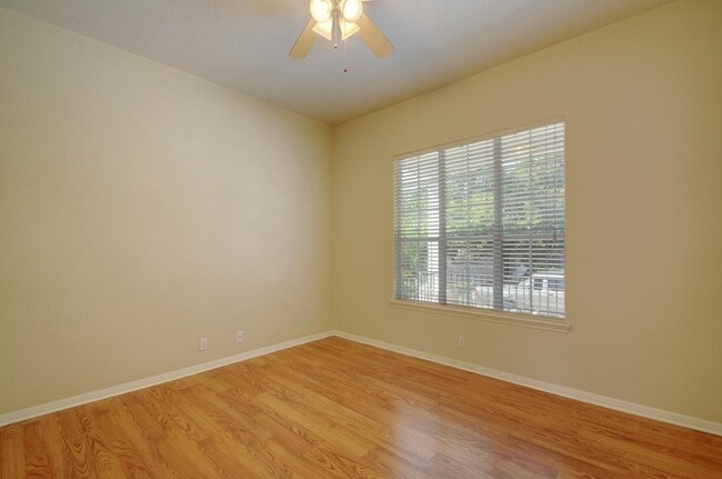 Building Photo - 610 Maiden Ln