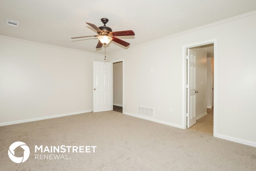 Building Photo - 5665 Deer Ridge Dr