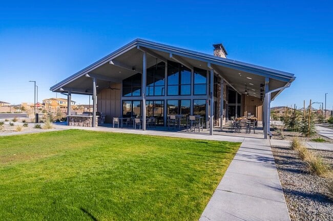 Building Photo - 16805 W Shangri La Rd