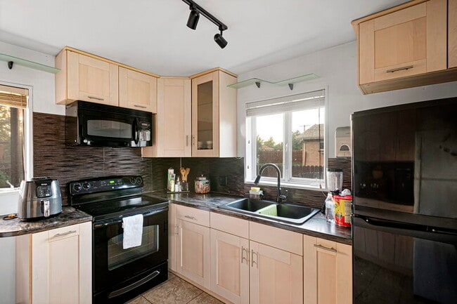 Building Photo - 10853 Pearl Ct