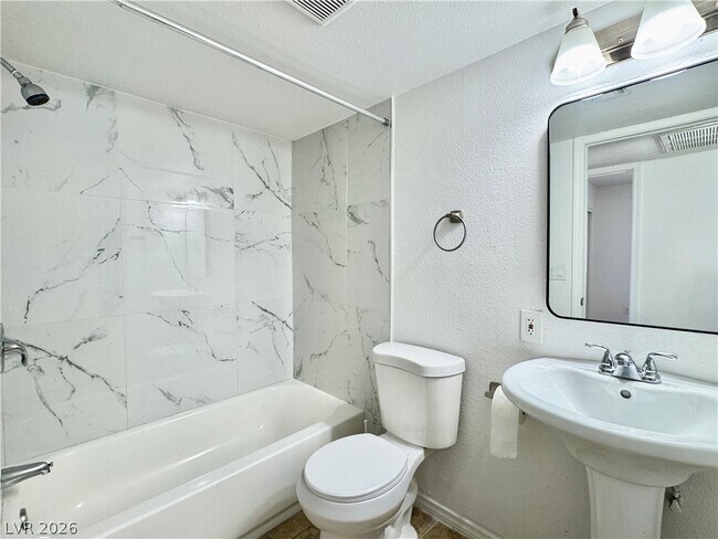 Building Photo - 2920 E Siki Ct