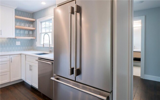 Building Photo - 118 Ruggles Ave