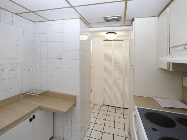 Building Photo - 9440 W Flagler St